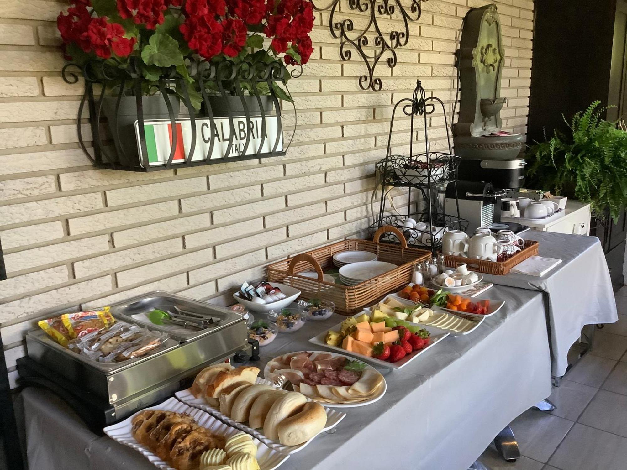 Via Veneto - Old Town Bed & Breakfast Niagara-on-the-Lake Bagian luar foto